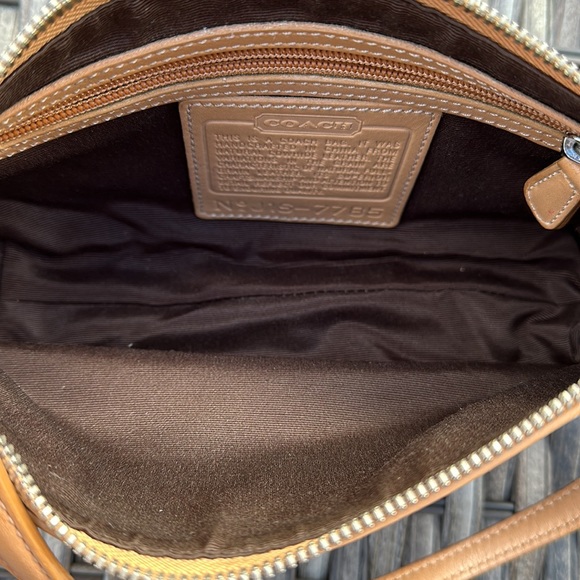 VTG: Coach Hampton Demi Leather Hobo - Camel Color. Comes W/COACH DUST BAG - Picture 13 of 16